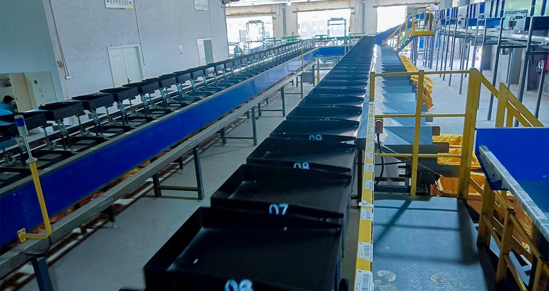 Intelligent express terminal "accelerator"! Ruierkai Tilting Tray Sorter Assists Logistics Upgrade(圖3)